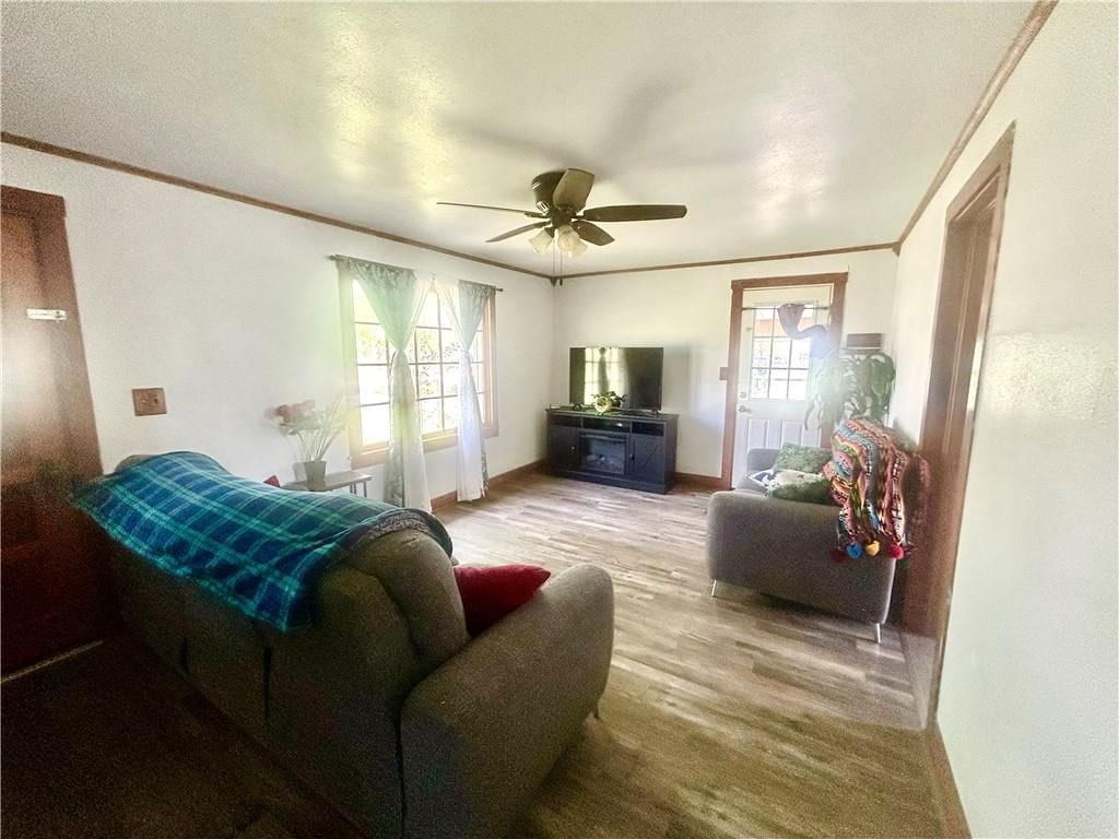 304 W Marvin Avenue — photo 9