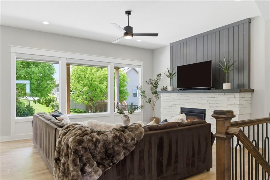 25189 W 141st Terrace — photo 5