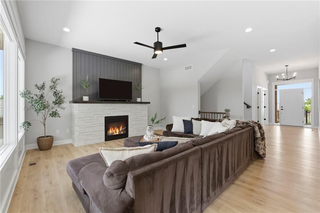 25189 W 141st Terrace — photo 6