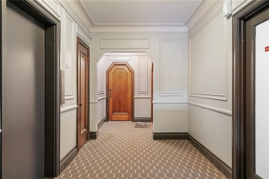 807 W 48th Street — photo 3