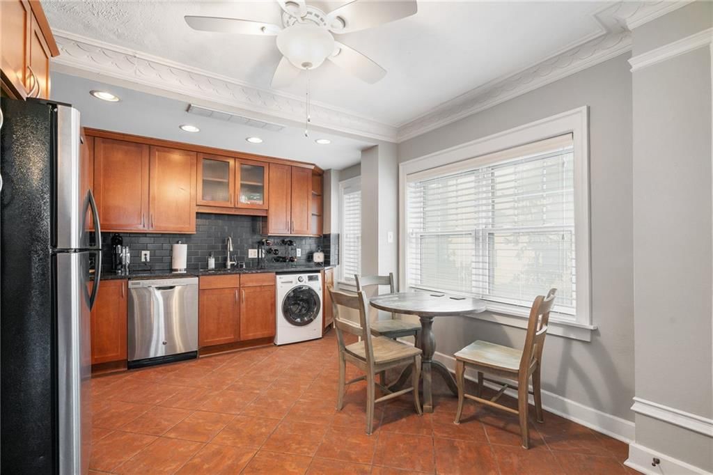 807 W 48th Street — photo 10