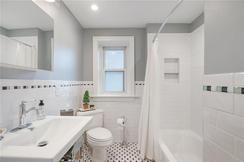 807 W 48th Street — photo 20
