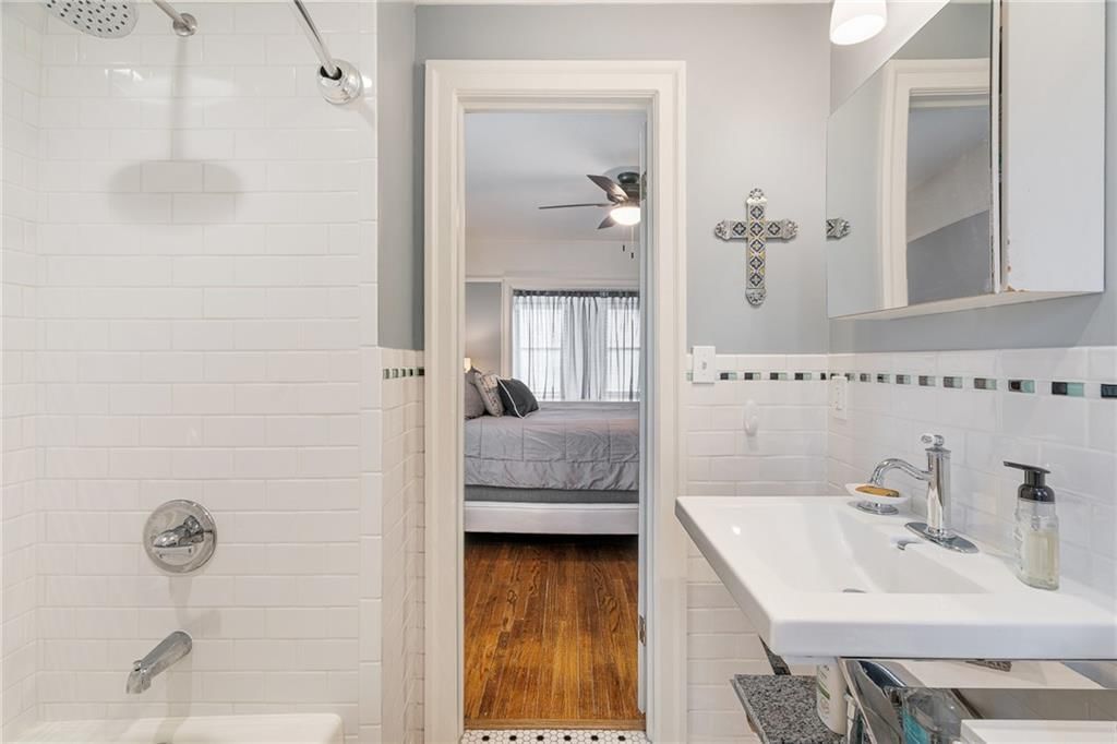 807 W 48th Street — photo 22