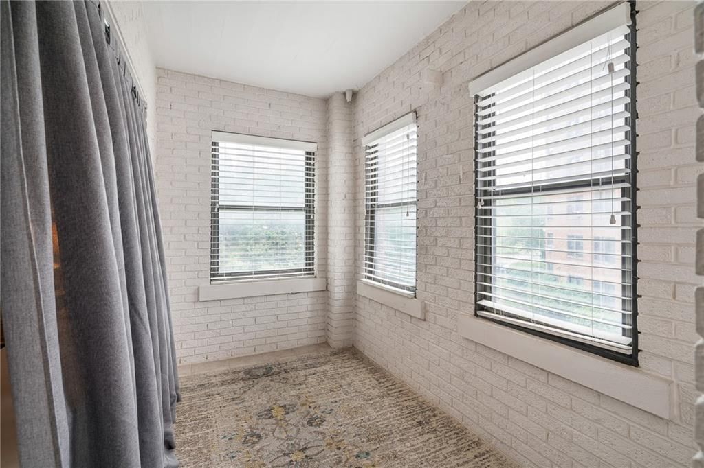 807 W 48th Street — photo 23