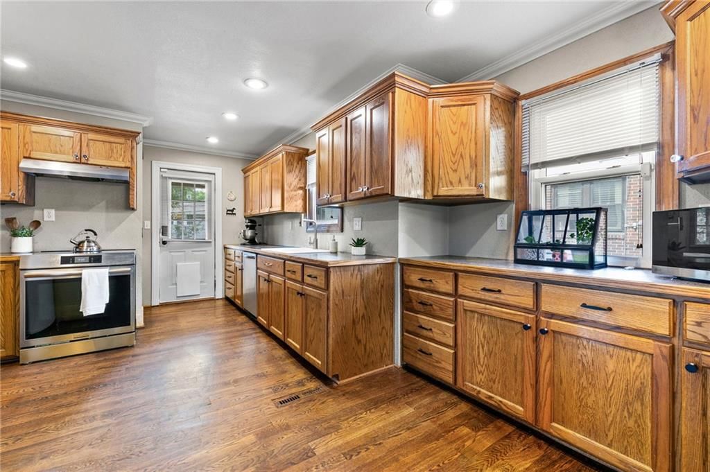 719 E Gregory Boulevard — photo 15