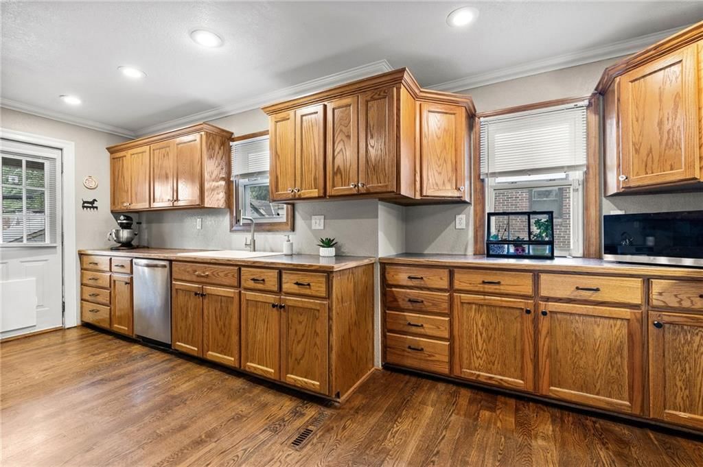719 E Gregory Boulevard — photo 16