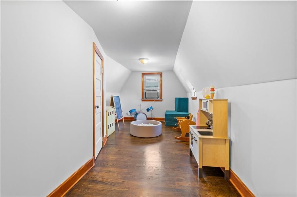719 E Gregory Boulevard — photo 30