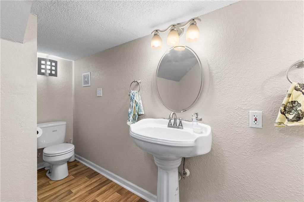 719 E Gregory Boulevard — photo 39