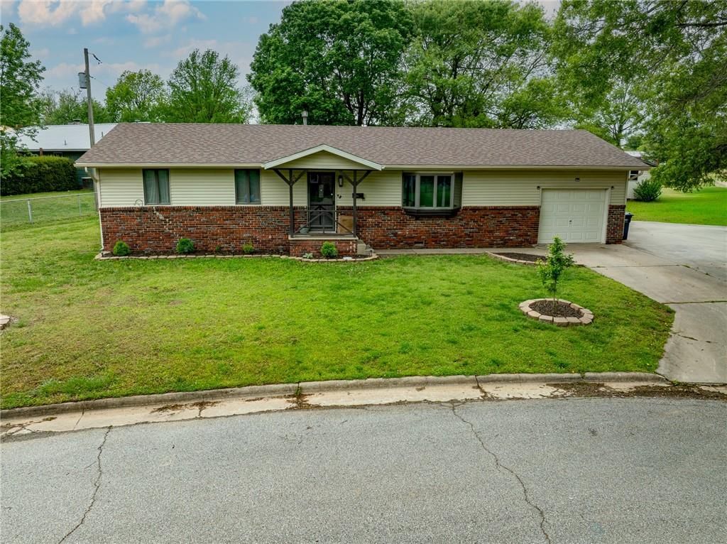 529 Sunset Circle — photo 2