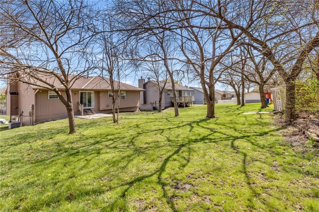 100 N Darrowby Drive — photo 27