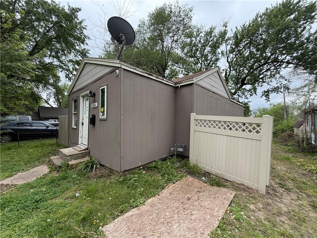 326 N Cedar Avenue — photo 2