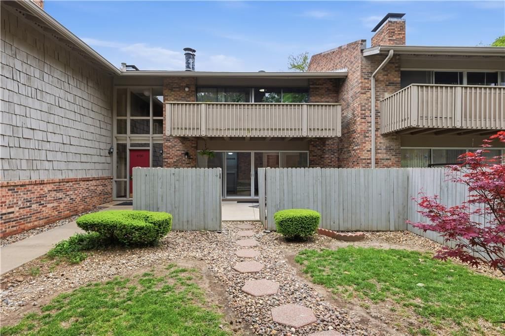 8730 Metcalf Avenue — photo 2