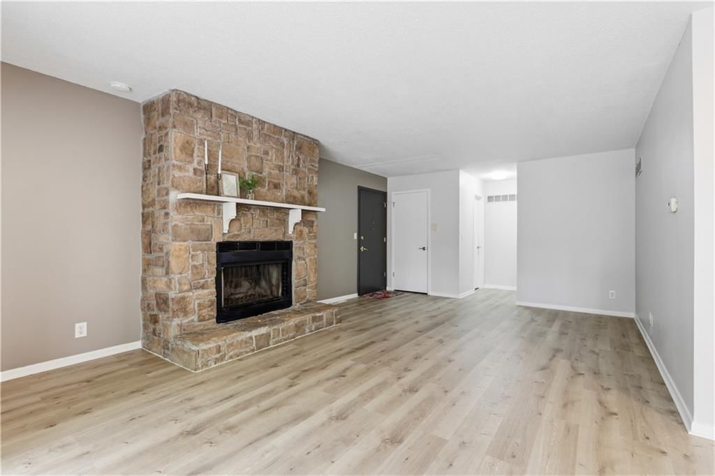8730 Metcalf Avenue — photo 12