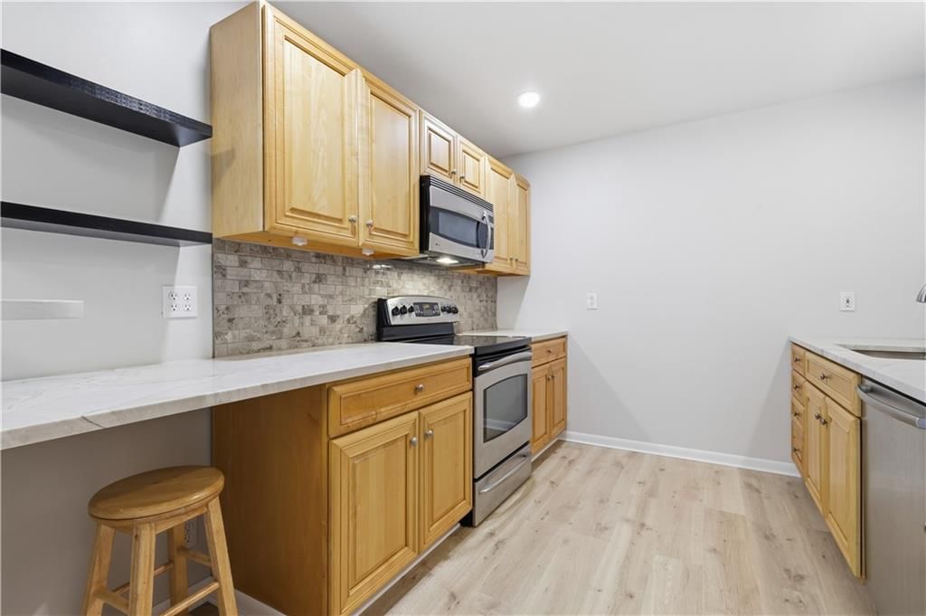 8730 Metcalf Avenue — photo 18