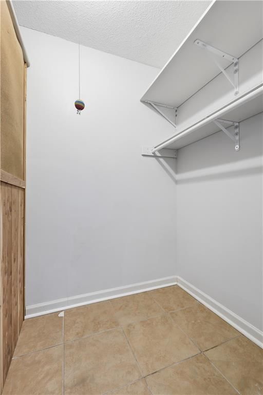 8730 Metcalf Avenue — photo 26