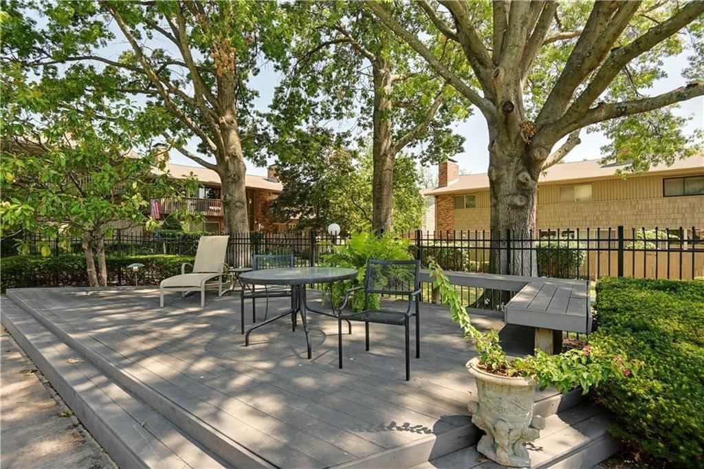 8730 Metcalf Avenue — photo 31