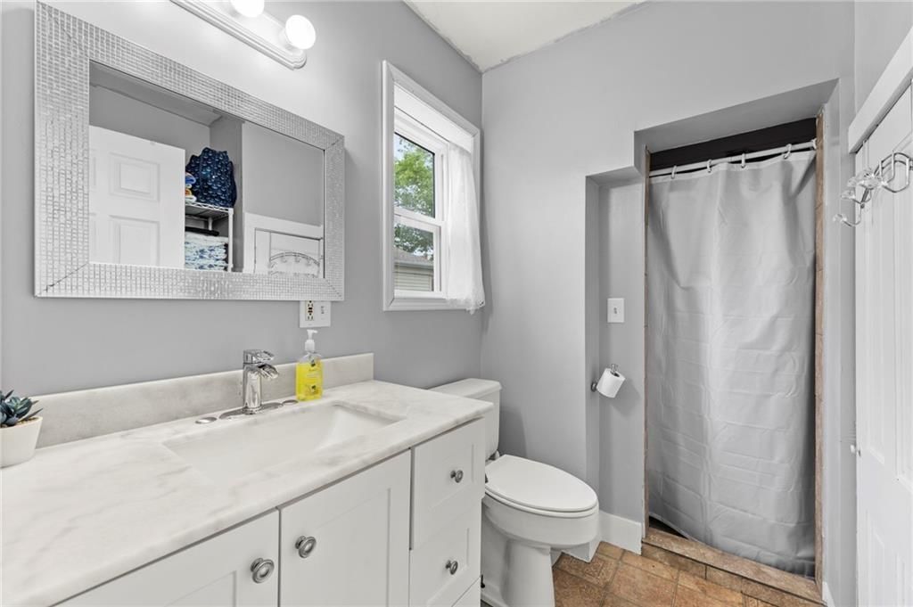 804 E Wea Street — photo 18