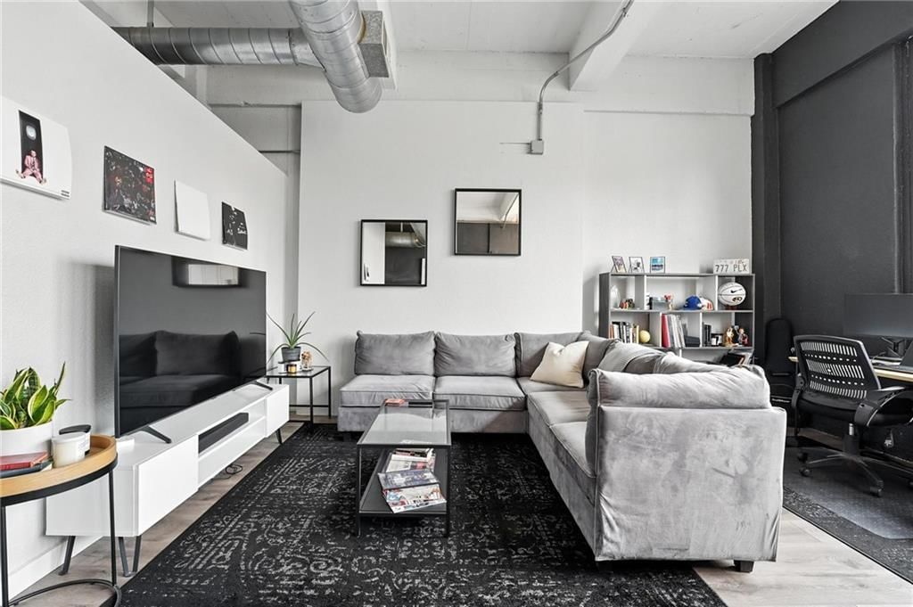 1535 Walnut Street — photo 13