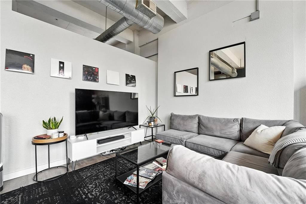 1535 Walnut Street — photo 14