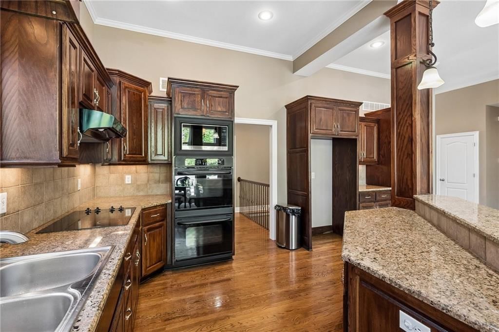 11005 N Cosby Avenue — photo 10