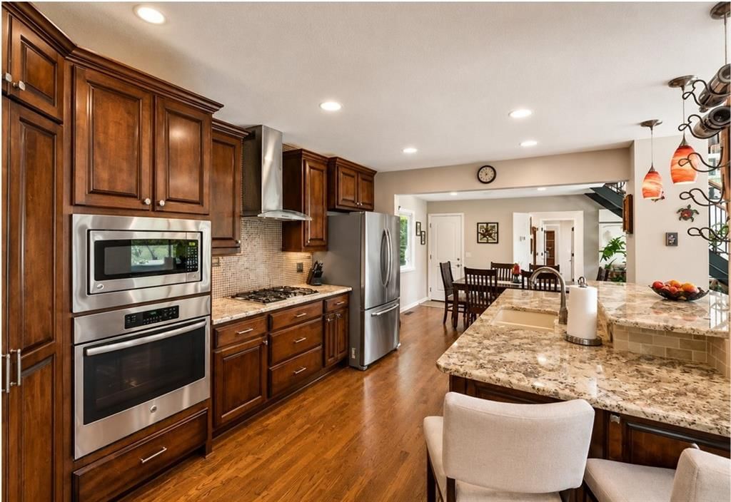 128 W Lakeshore Drive — photo 10