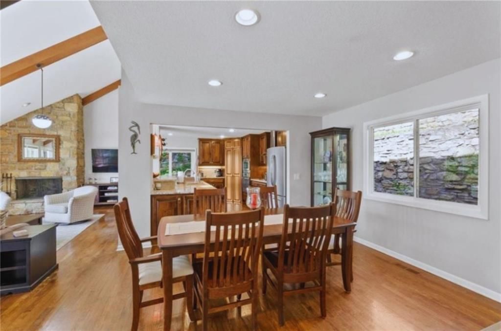 128 W Lakeshore Drive — photo 14