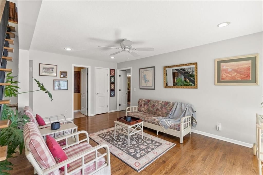 128 W Lakeshore Drive — photo 19