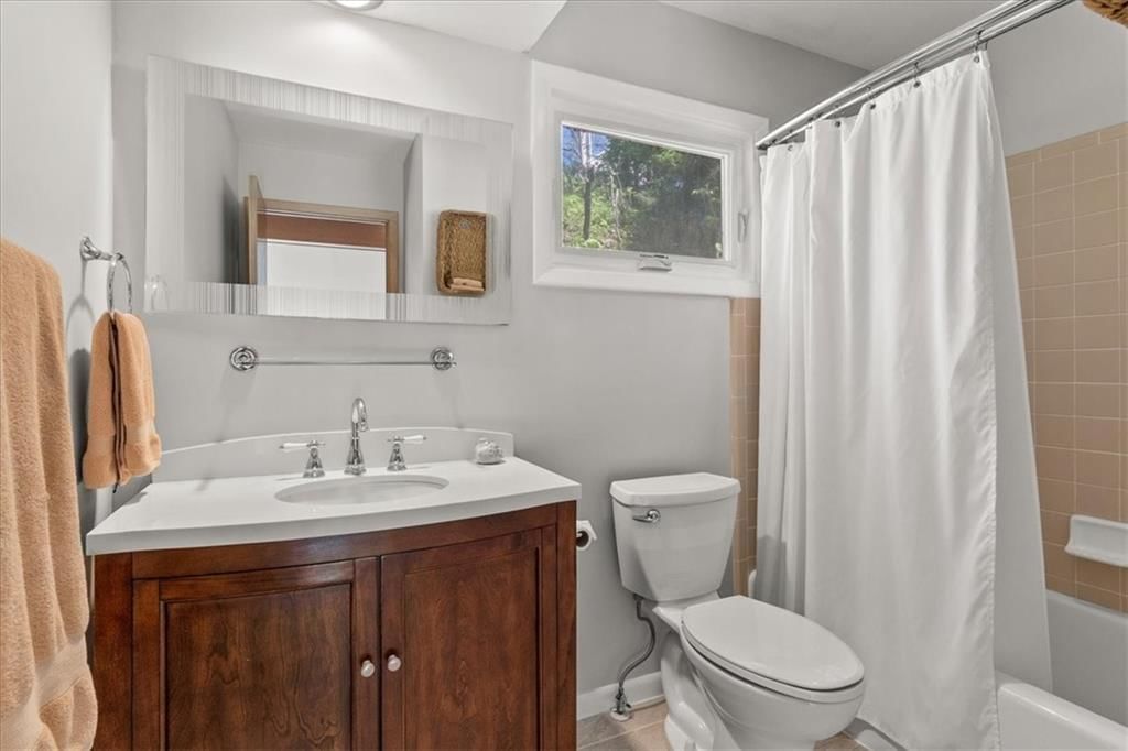 128 W Lakeshore Drive — photo 24