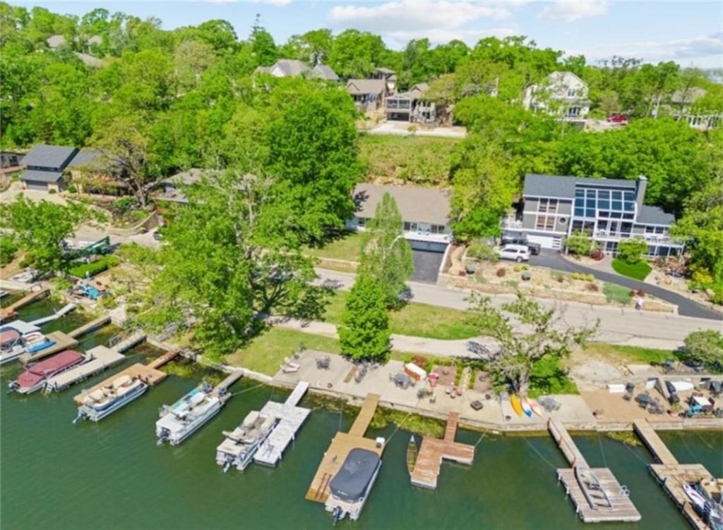 128 W Lakeshore Drive — photo 30