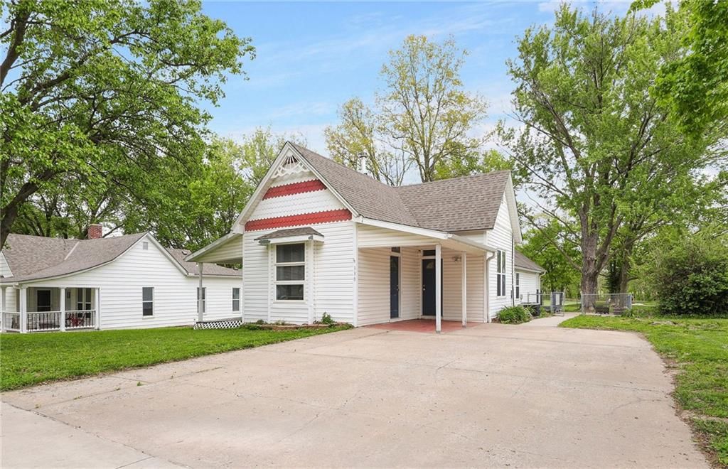 330 E Main Street — photo 2