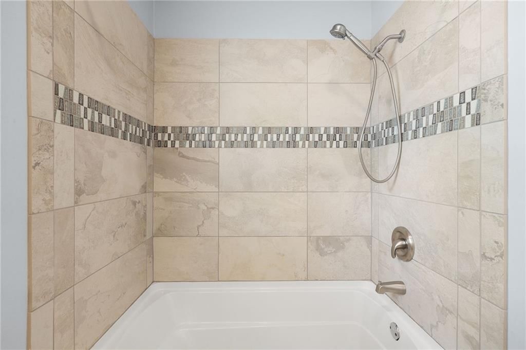 330 E Main Street — photo 33