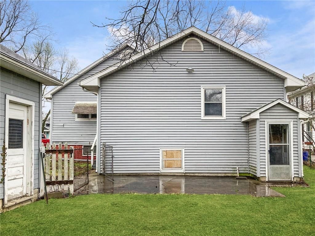 869 S Redman Avenue — photo 8