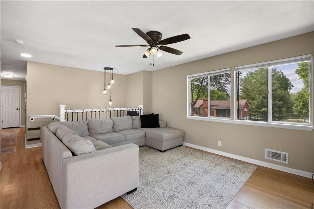 309 NE 88th Terrace — photo 3