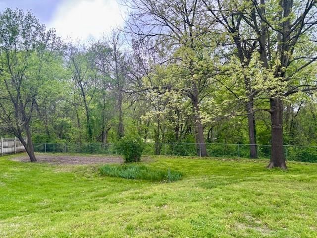 623 E 7th Street — photo 3