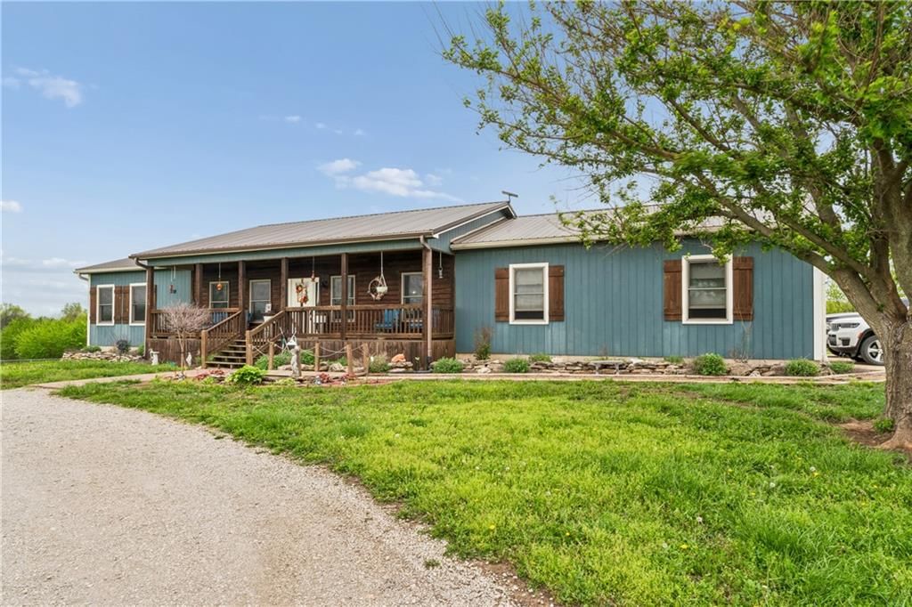 4370 Lee Road — photo 4