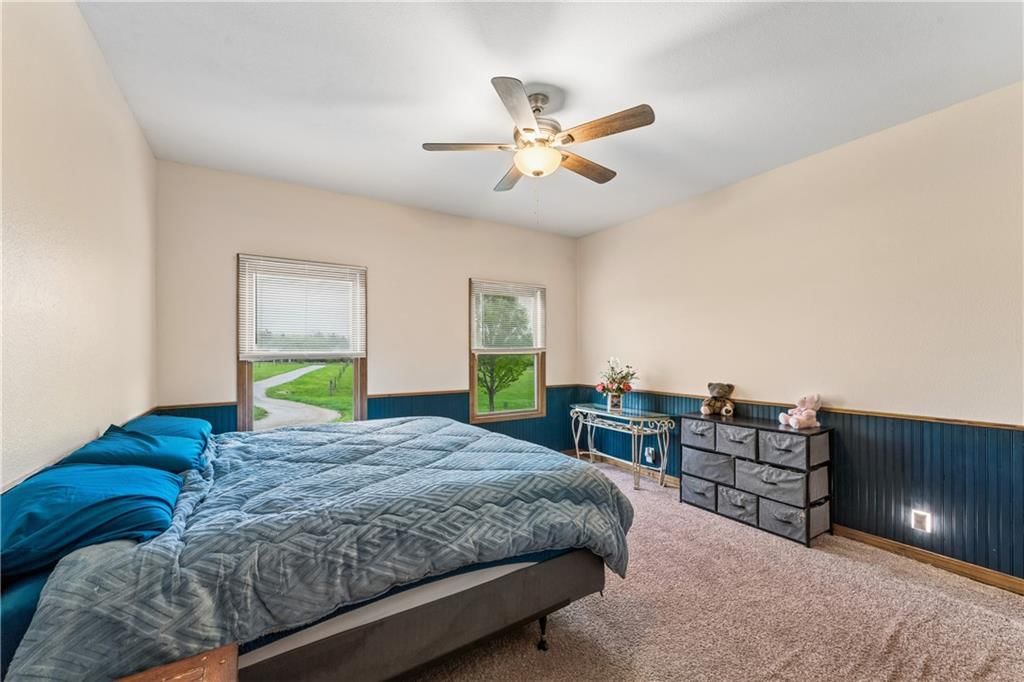 4370 Lee Road — photo 32