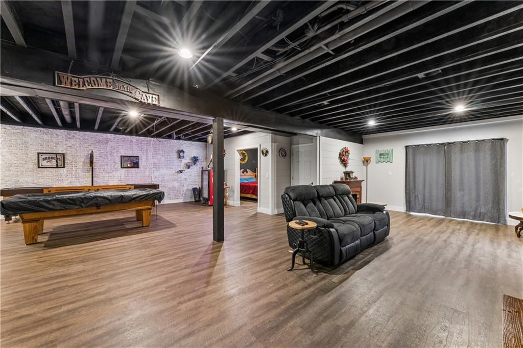 4370 Lee Road — photo 40