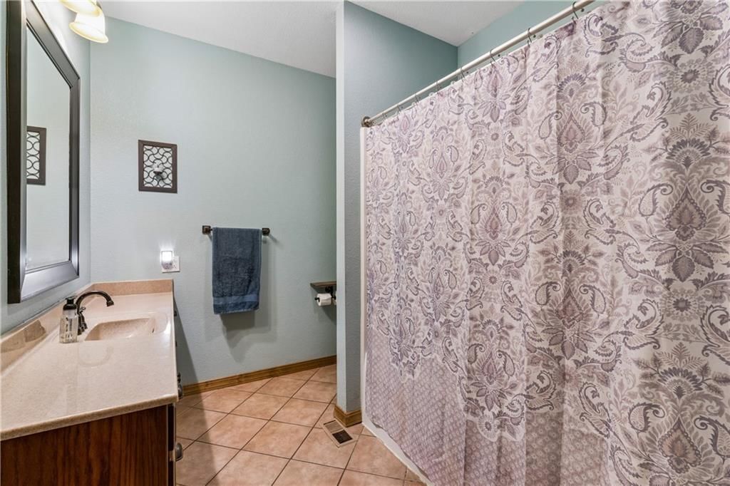 4370 Lee Road — photo 43