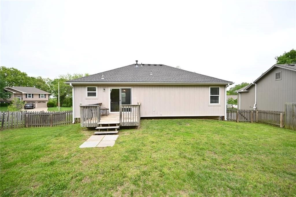 11318 N Booth Avenue — photo 30