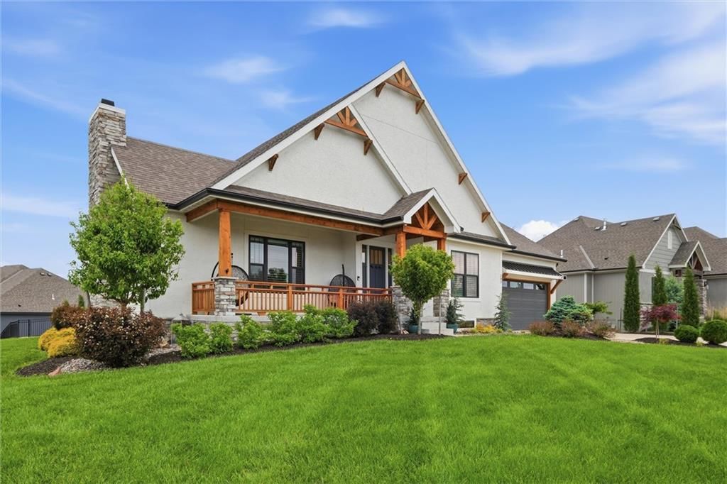 202 NW Ambersham Drive — photo 3