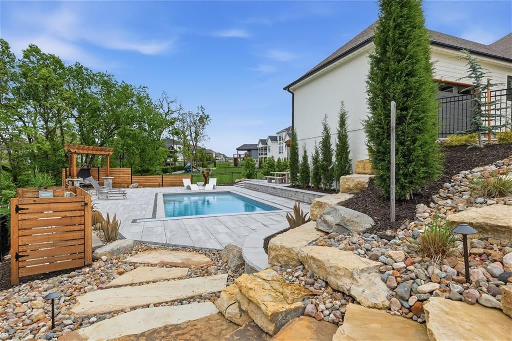 202 NW Ambersham Drive — photo 59