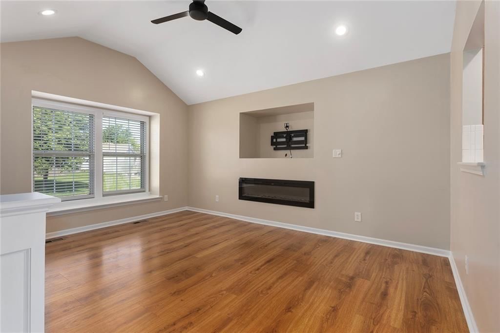 10527 N Ditman Avenue — photo 4