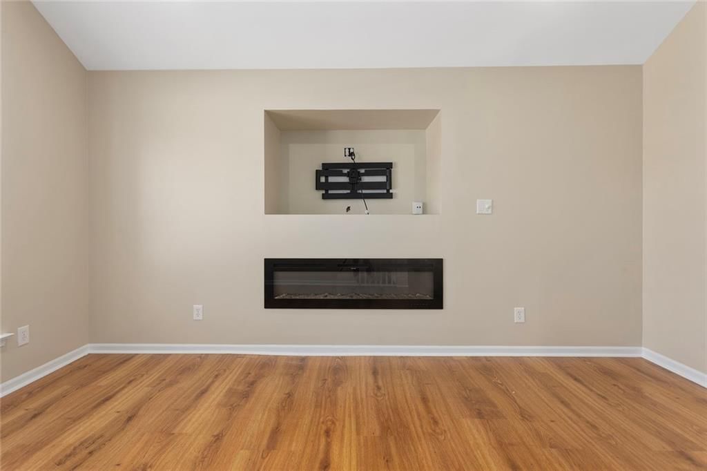 10527 N Ditman Avenue — photo 8
