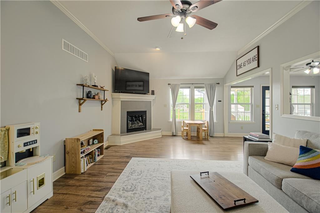 16023 Jesse James Farm Road — photo 3