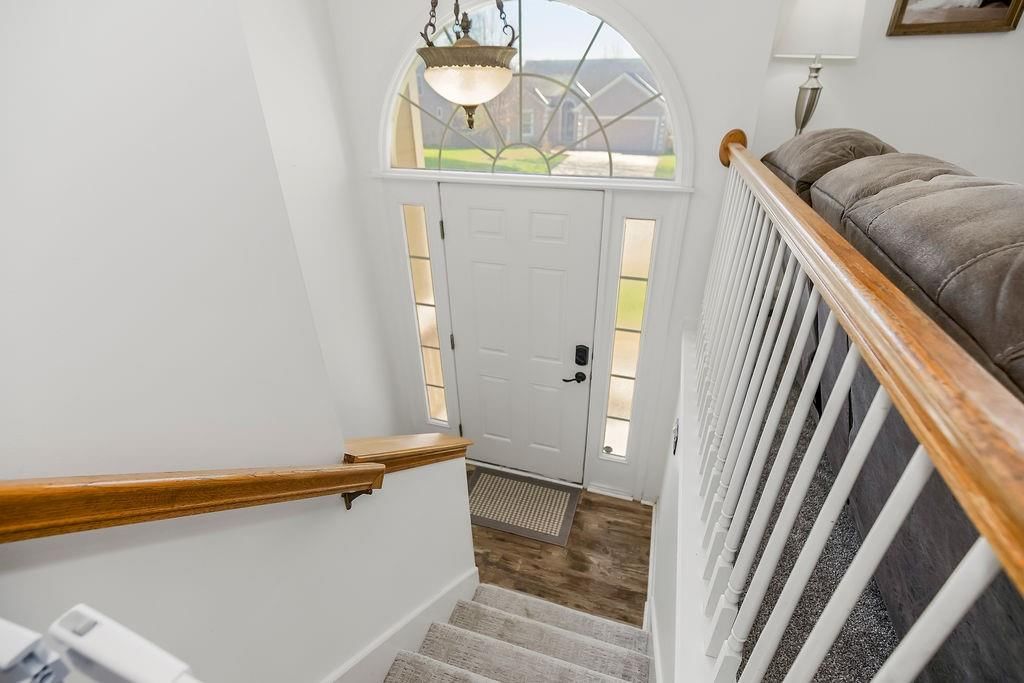 301 Porter Drive — photo 3