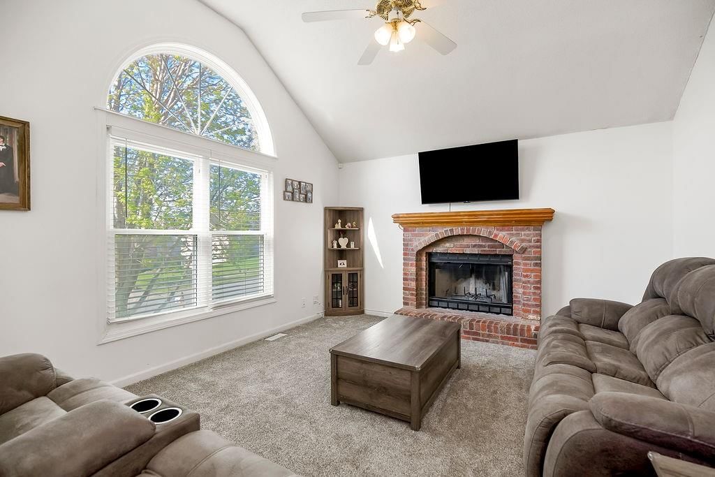 301 Porter Drive — photo 4