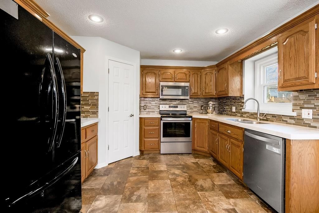 301 Porter Drive — photo 9