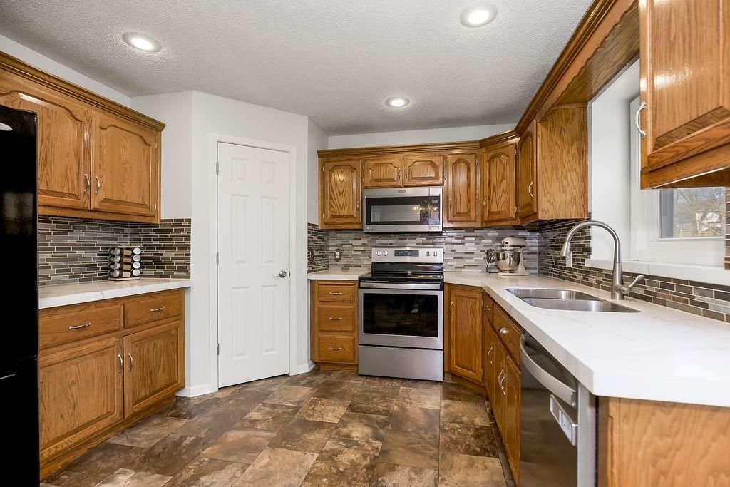 301 Porter Drive — photo 10
