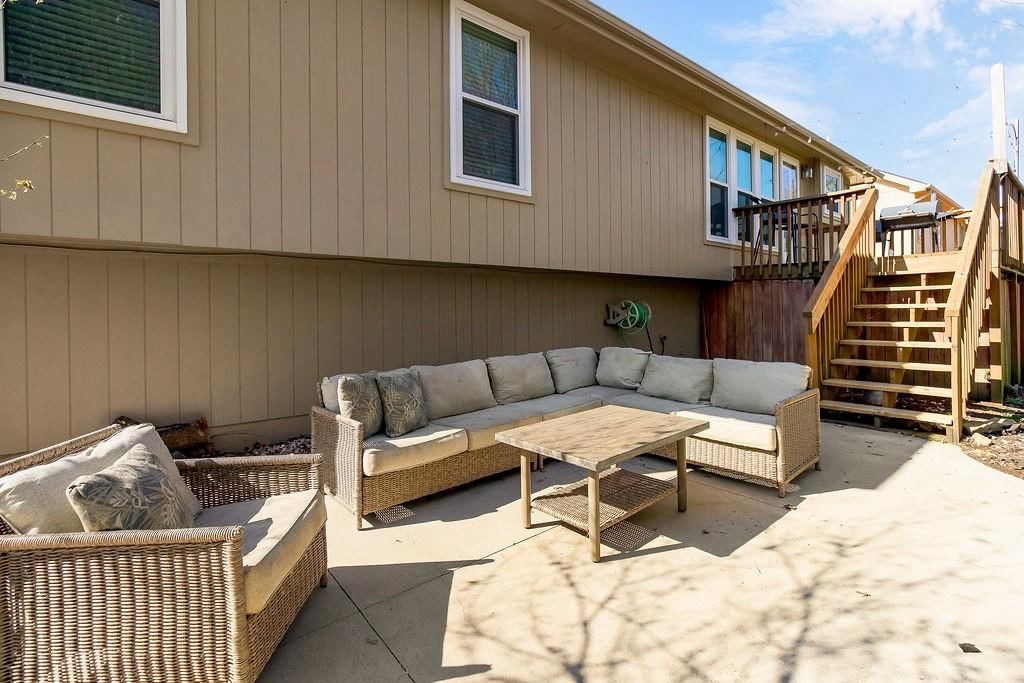 301 Porter Drive — photo 27