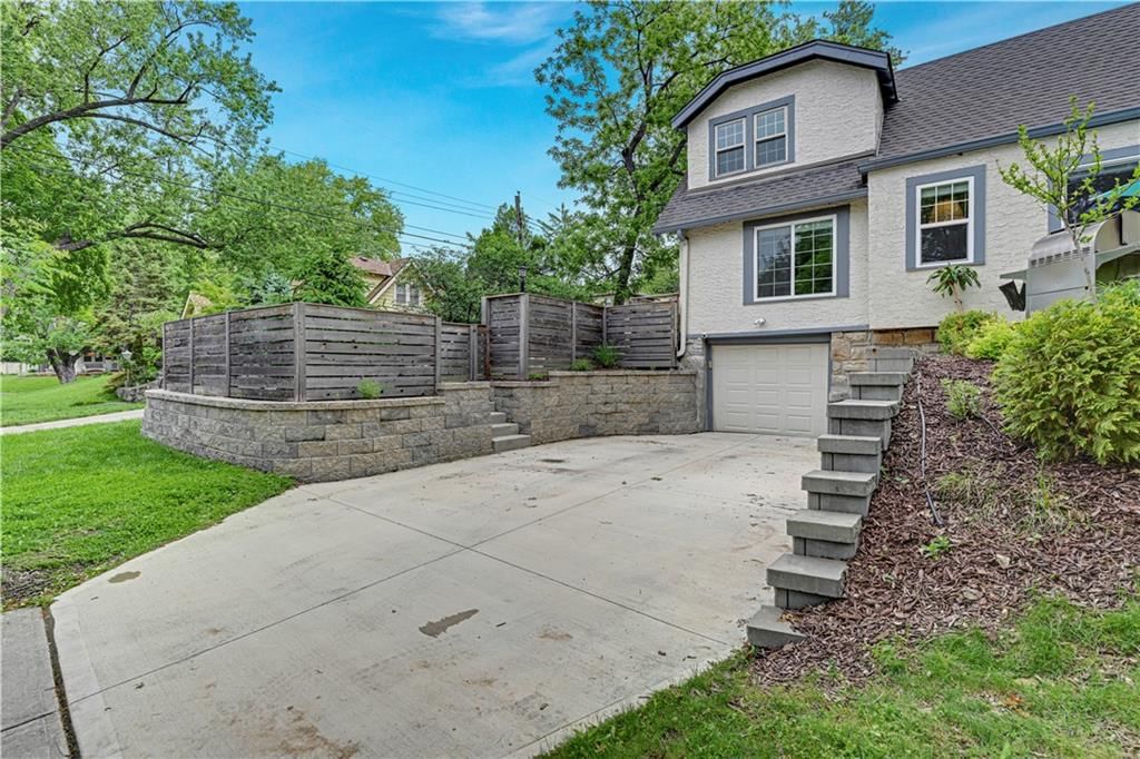 300 E Dartmouth Road — photo 39